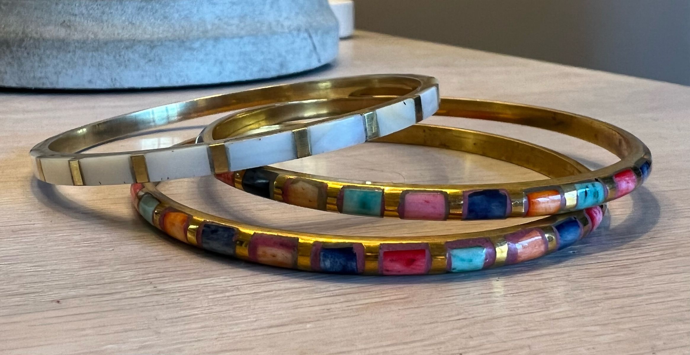 Multicolor bangles 